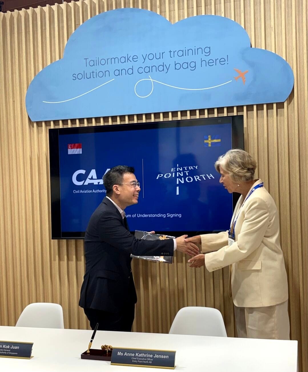 CAAS and Entry Point North to collaborate on Air Traffic Services training 2 CAAS EntryPointNorth MOU Signing 1